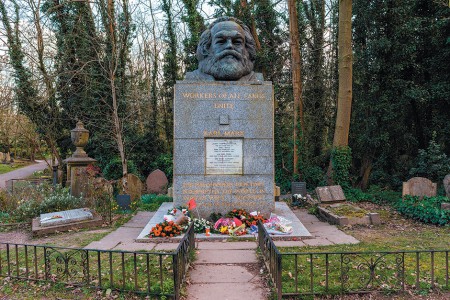 La tumba de Karl Marx. Cementerio de Highgate. Londres.